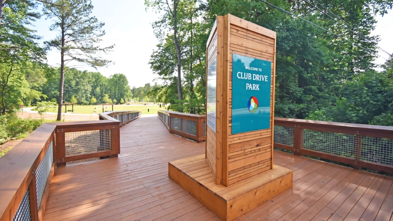 Club Drive Park Environmental Kiosks