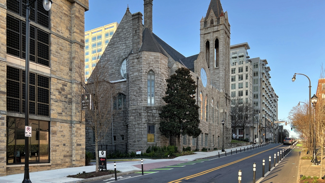 Protected bike lanes along both sides of 5th Street