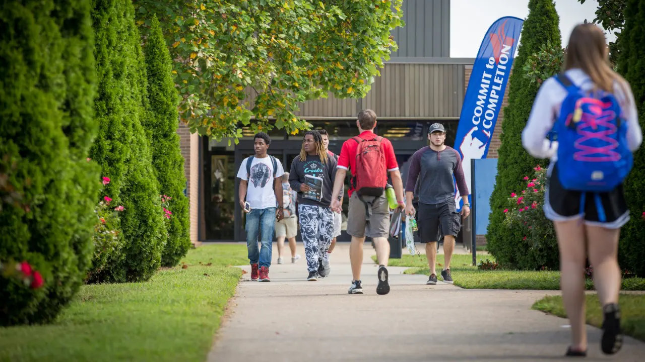 Master Plans by TSW, Atlanta - Students walking to and from class